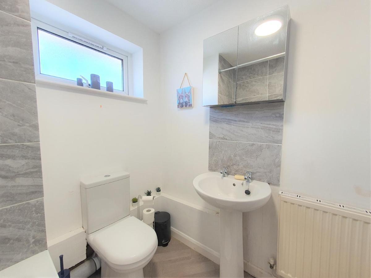 Thesiger Court Apartments - Free Private Parking - By Property Promise Cardiff Exteriör bild