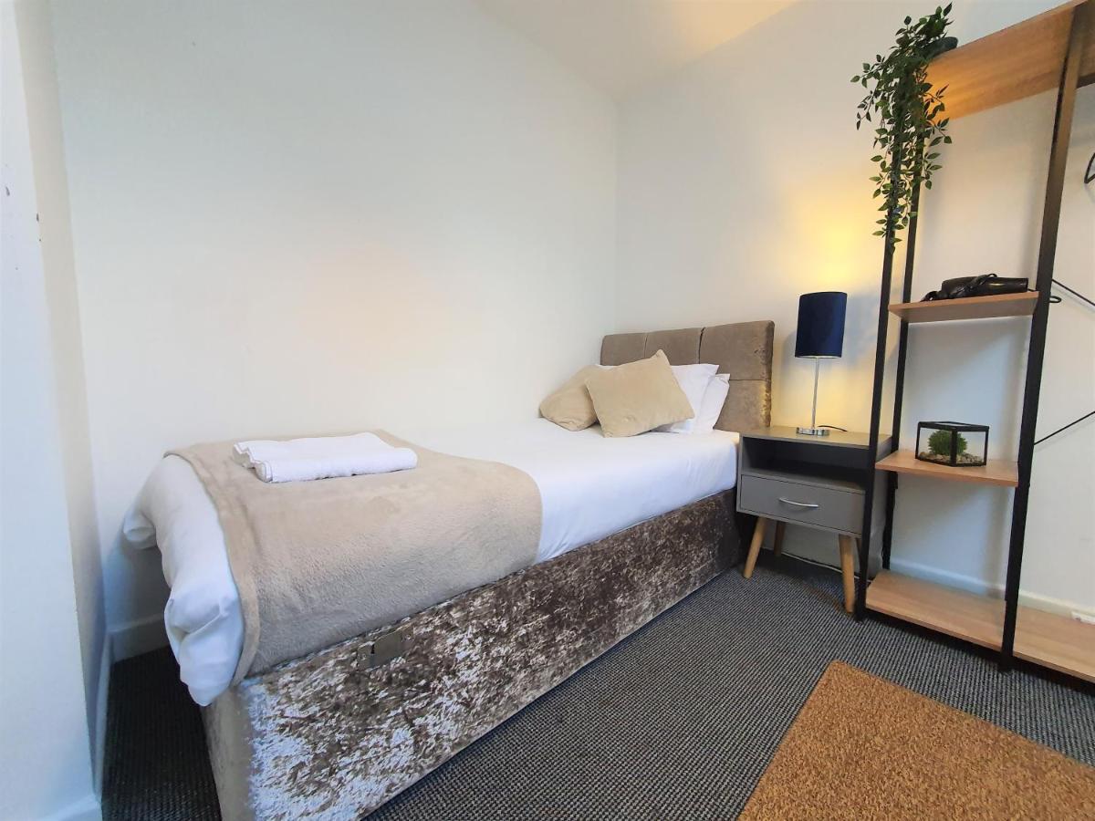 Thesiger Court Apartments - Free Private Parking - By Property Promise Cardiff Exteriör bild