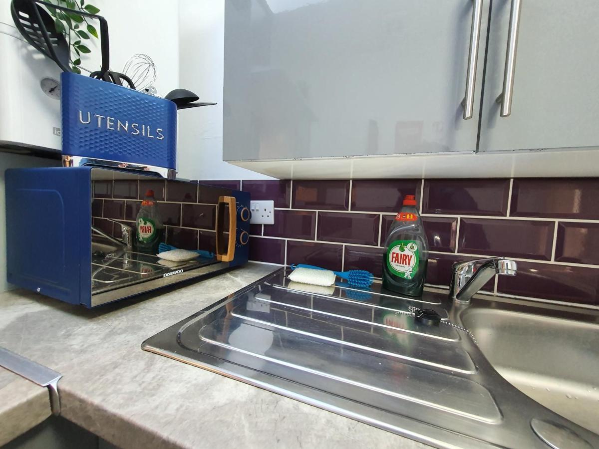 Thesiger Court Apartments - Free Private Parking - By Property Promise Cardiff Exteriör bild