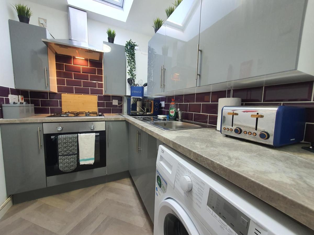 Thesiger Court Apartments - Free Private Parking - By Property Promise Cardiff Exteriör bild